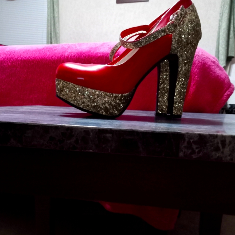 MNS Mengnisha red patten leather & gold glitter stilettos